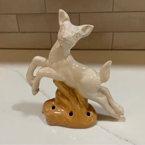 Rosemeade White and Tan Leaping Deer Flower Frog